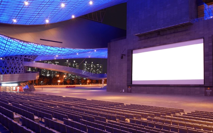 Konferenztechnik mieten: LED Wand für Konferenzen