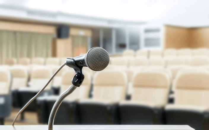 Konferenztechnik mieten: Tontechnik für Konferenzen